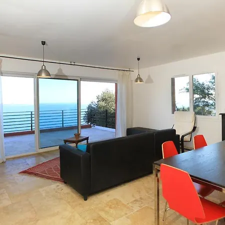 Miramar Sleeps 8 Pool